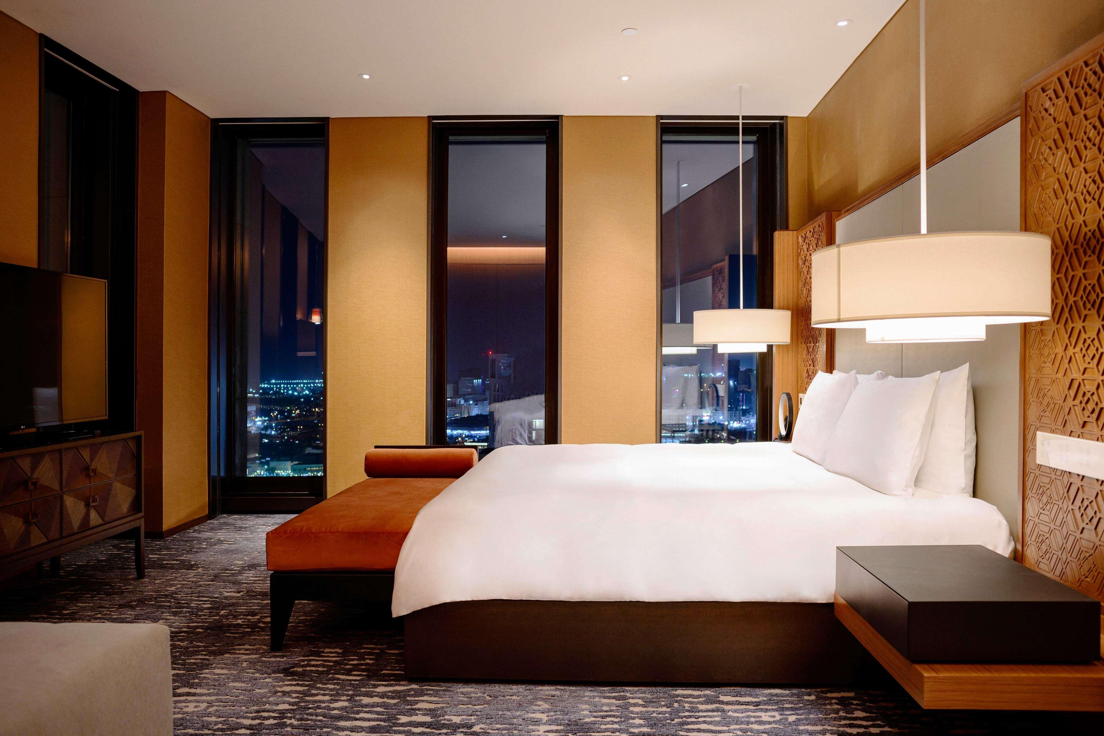 מלון Park Hyatt דוחה מראה חיצוני תמונה A bedroom at the hotel