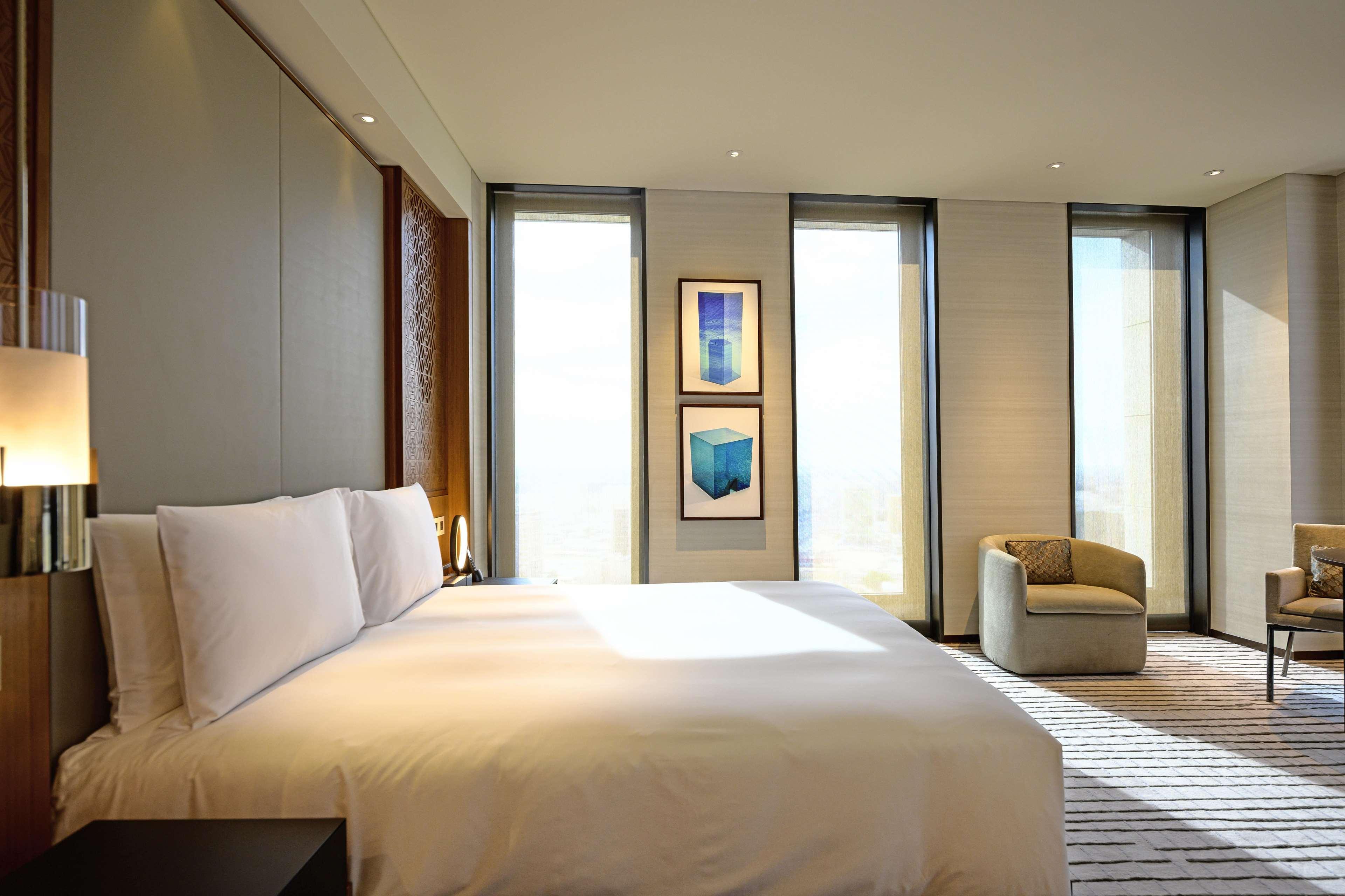 מלון Park Hyatt דוחה מראה חיצוני תמונה A bedroom at the hotel