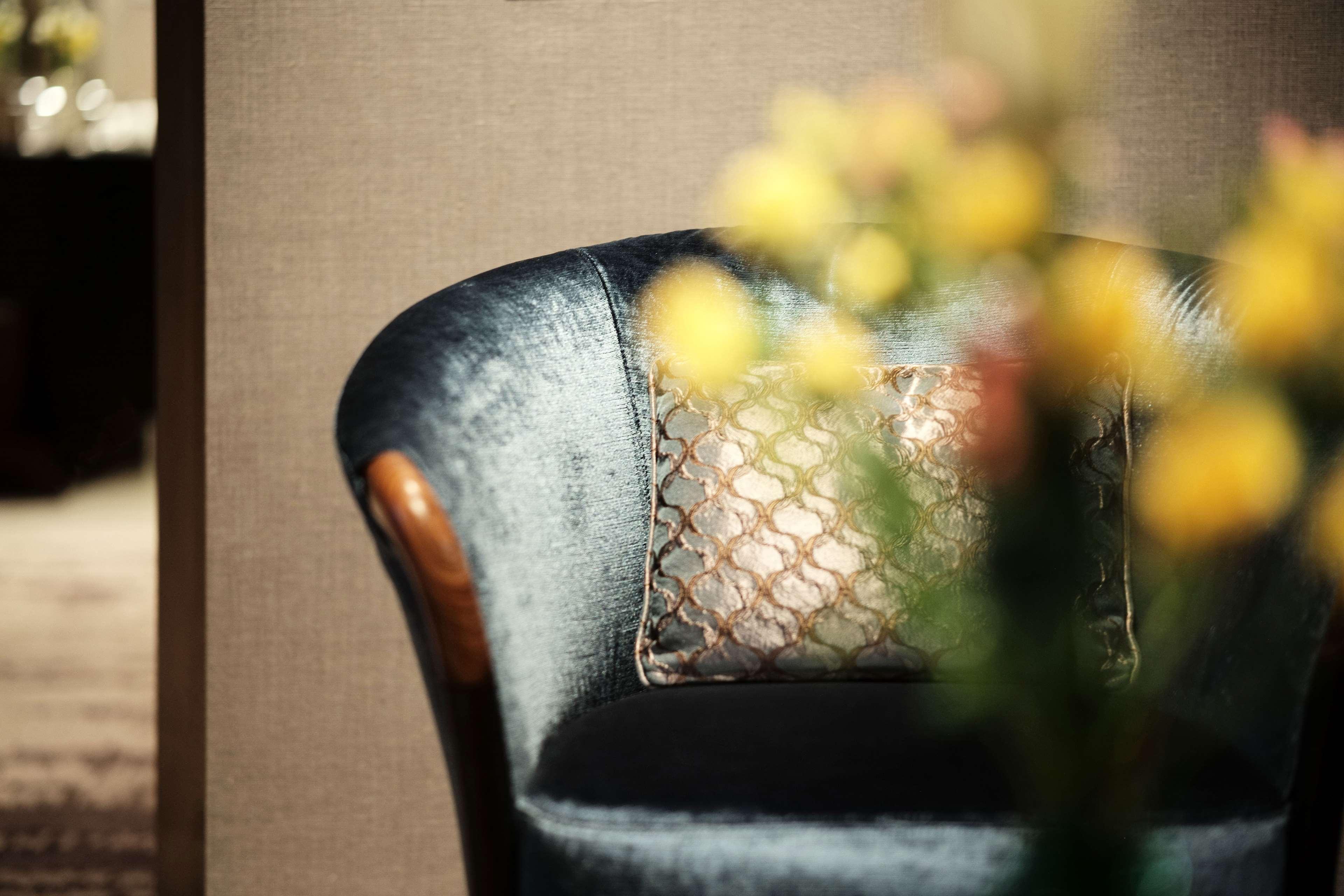 מלון Park Hyatt דוחה מראה חיצוני תמונה Detail of a chair