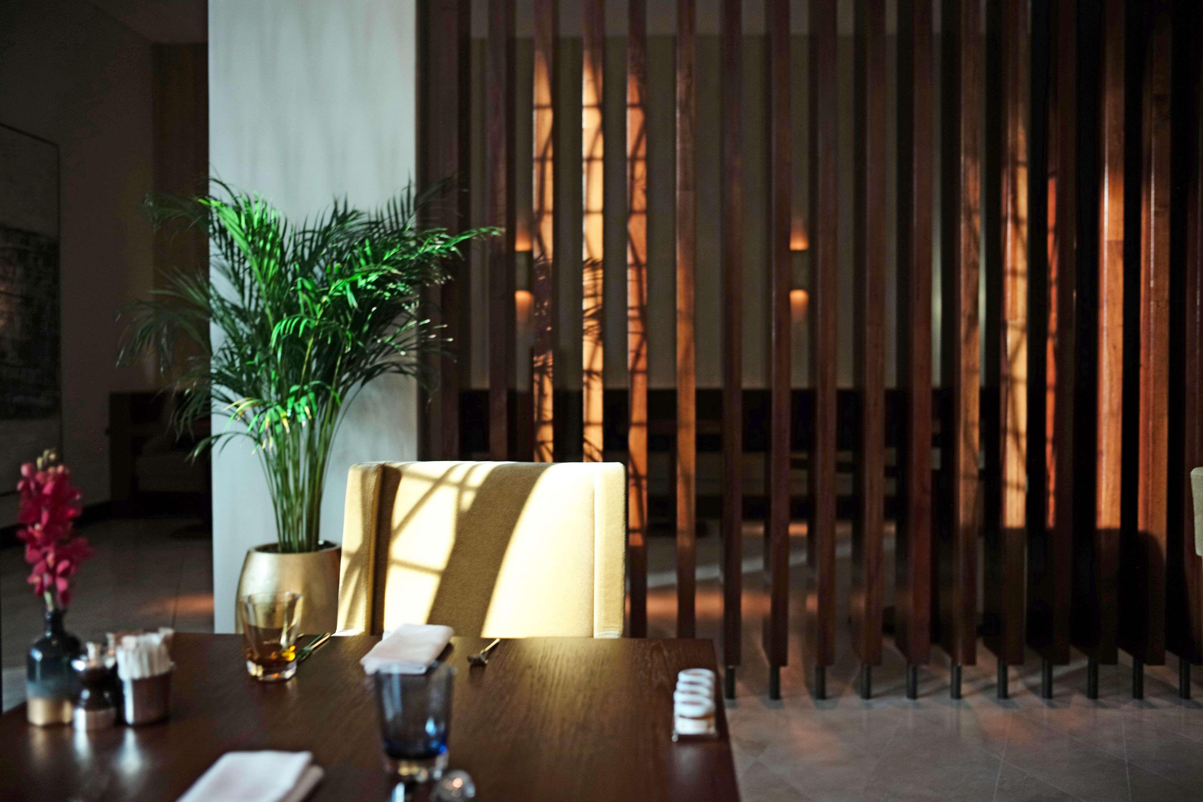 מלון Park Hyatt דוחה מראה חיצוני תמונה Interior of the hotel